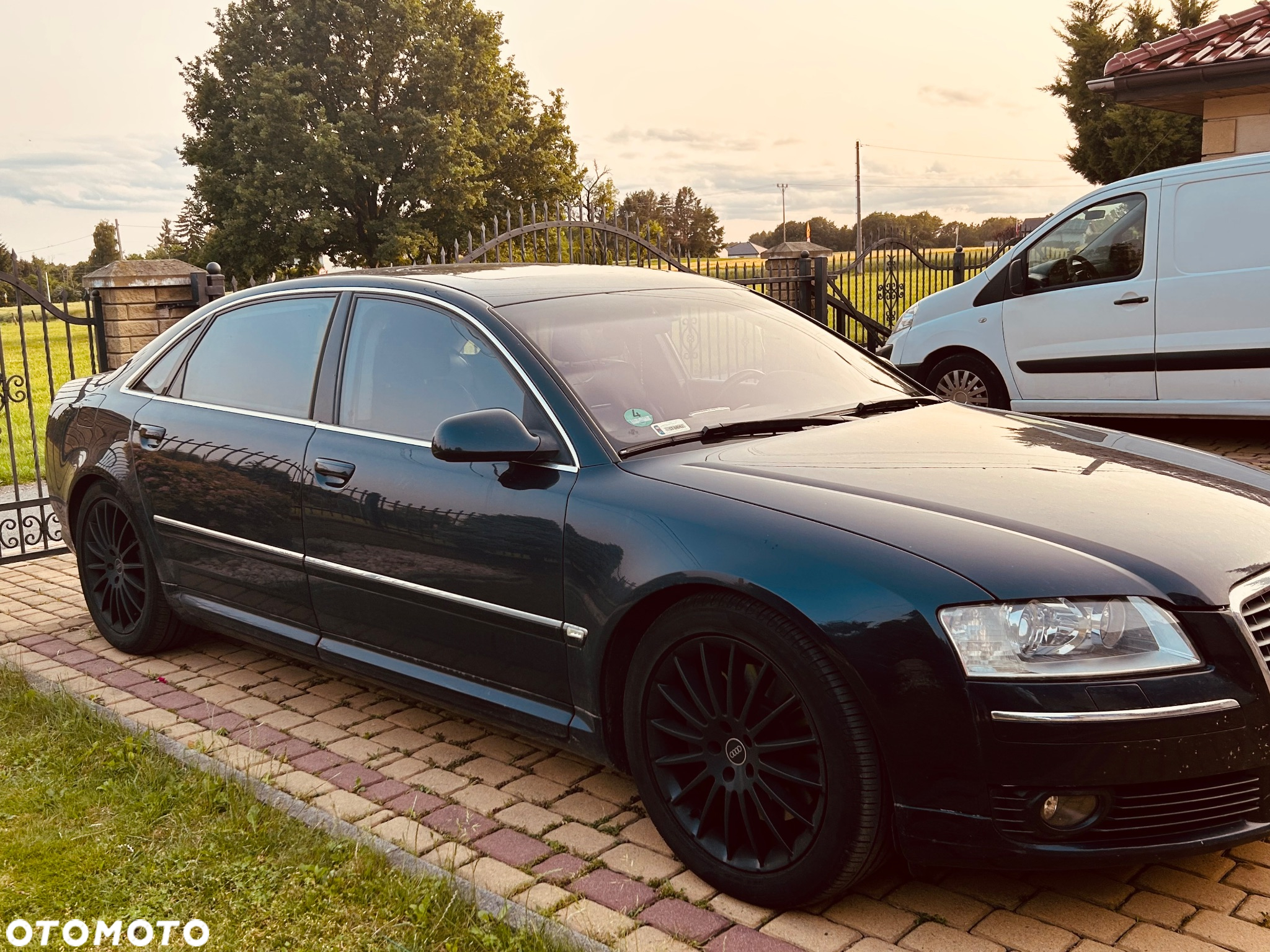 Audi A8 4.2 FSI L Quattro - 2