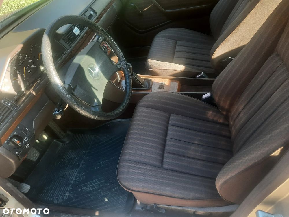 Mercedes-Benz W124 (1984-1993) - 8