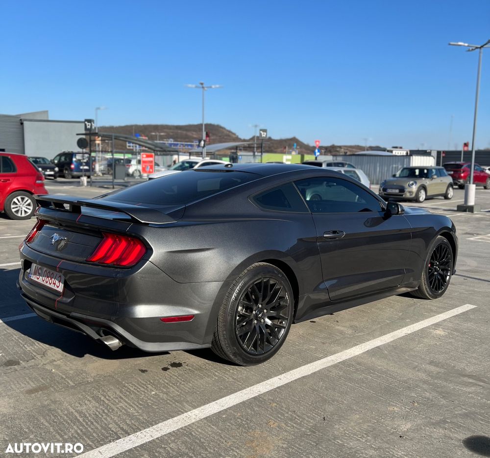 Ford Mustang 2.3 EcoBoost - 11