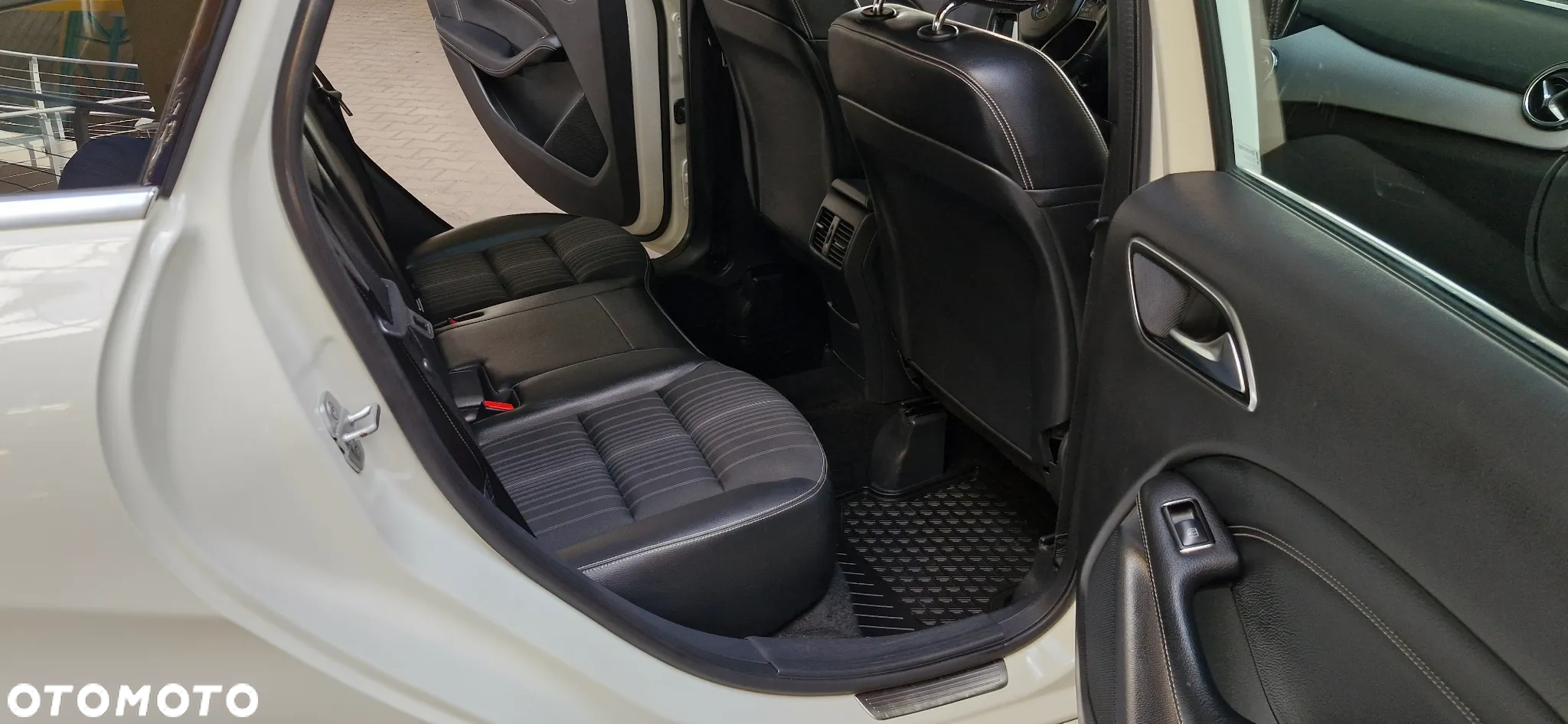 Mercedes-Benz Klasa B 180 CDI (BlueEFFICIENCY) - 13