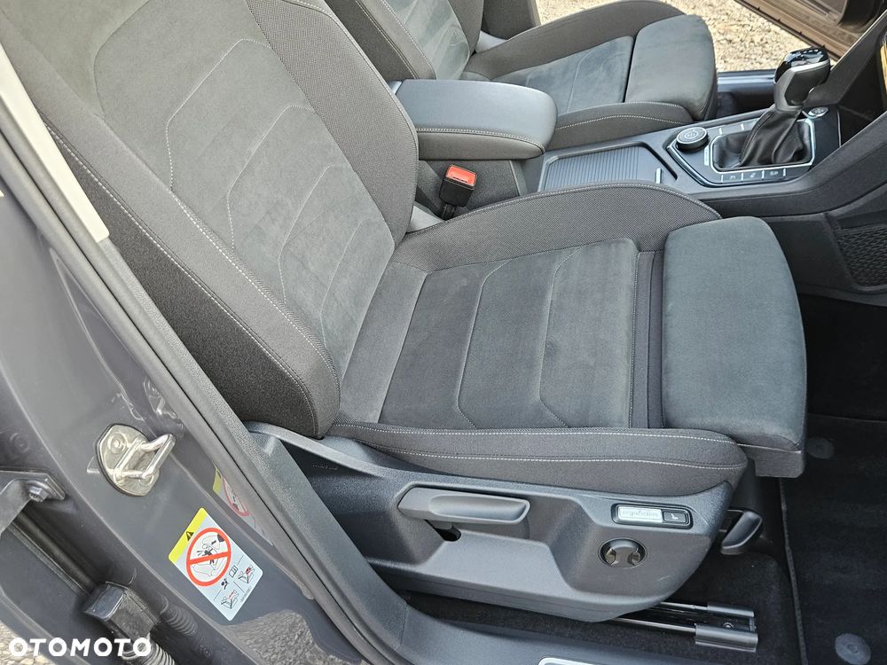 Volkswagen Tiguan 2.0 TDI SCR 4Mot Elegance DSG - 31