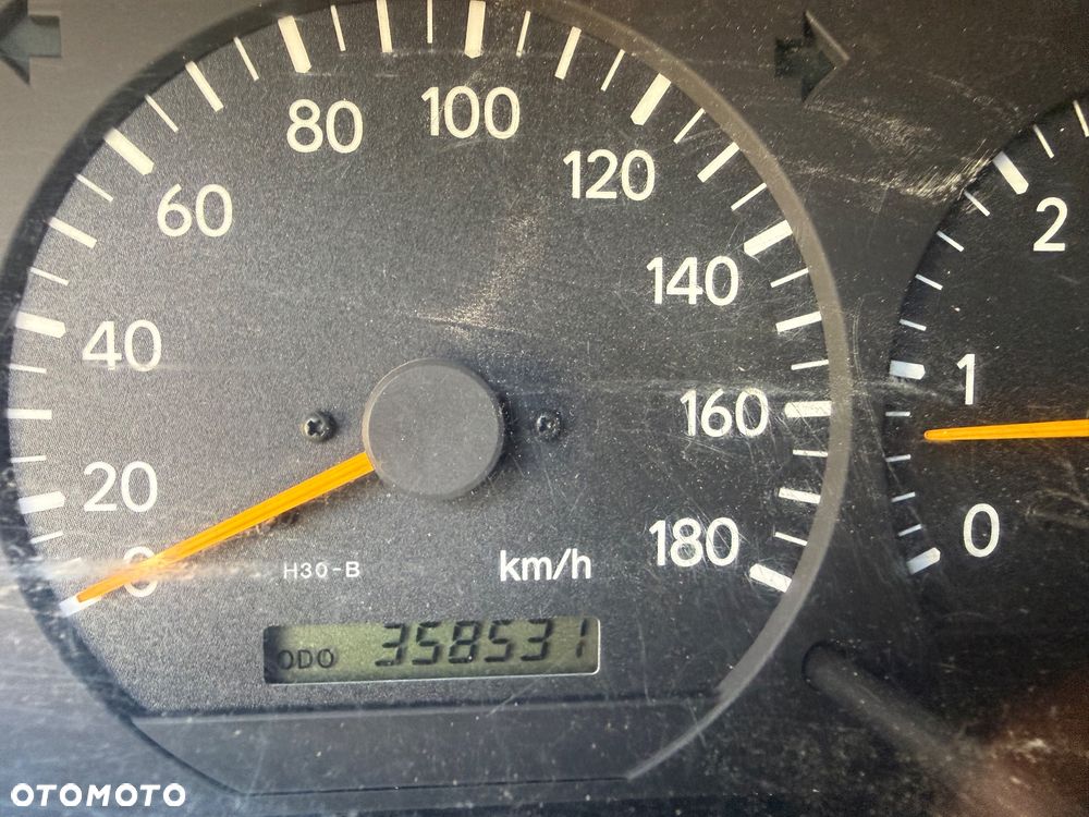 Toyota Hiace - 7