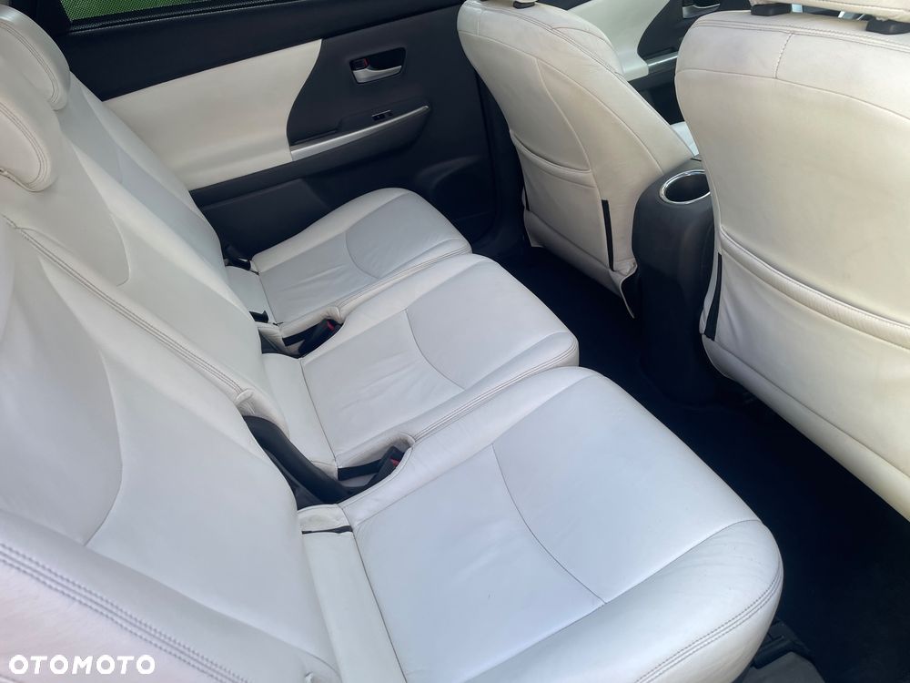 Toyota Prius+ (Hybrid) Executive - 3