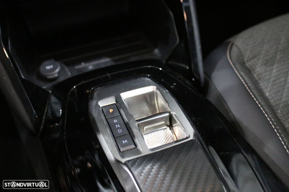 Peugeot 208 1.2 Hybrid Allure e-DCS6 - 9