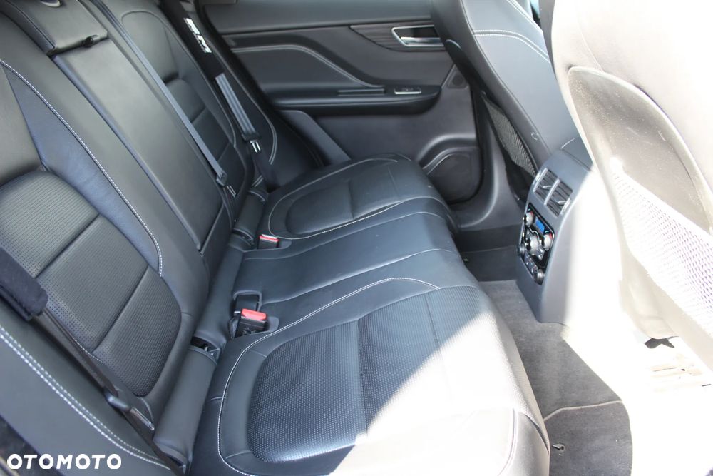 Jaguar F-Pace 3.0 TDV6 AWD R-Sport - 10