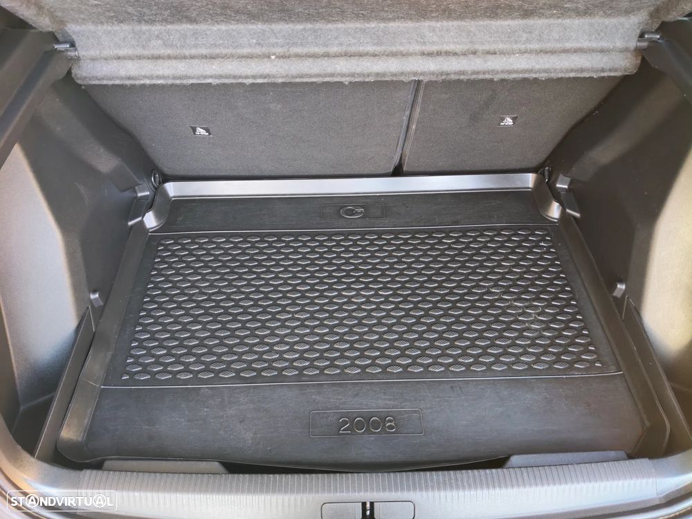 Peugeot e-2008 Allure Pack - 45