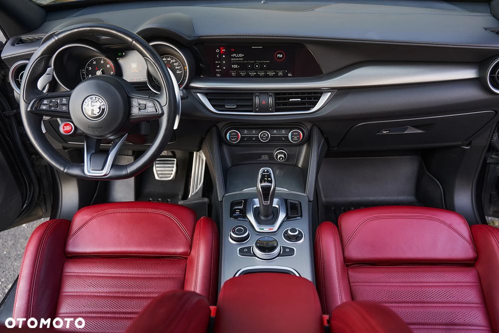 Alfa Romeo Stelvio 2.0 Turbo TI Q4 - 25