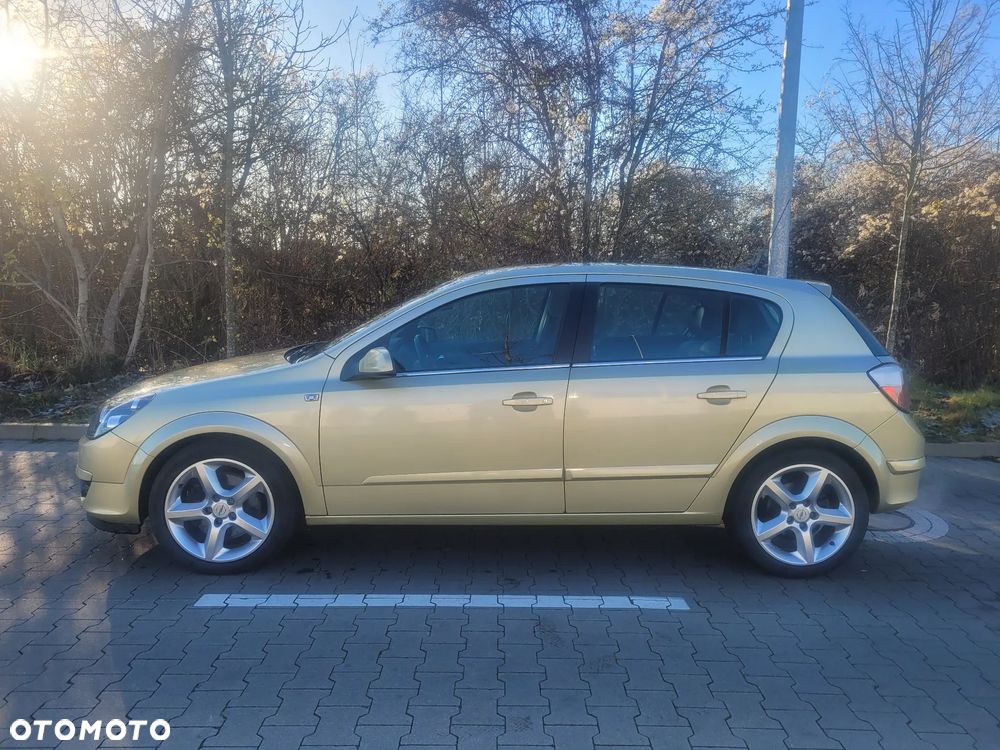 Opel Astra 2.0 Turbo Cosmo - 5