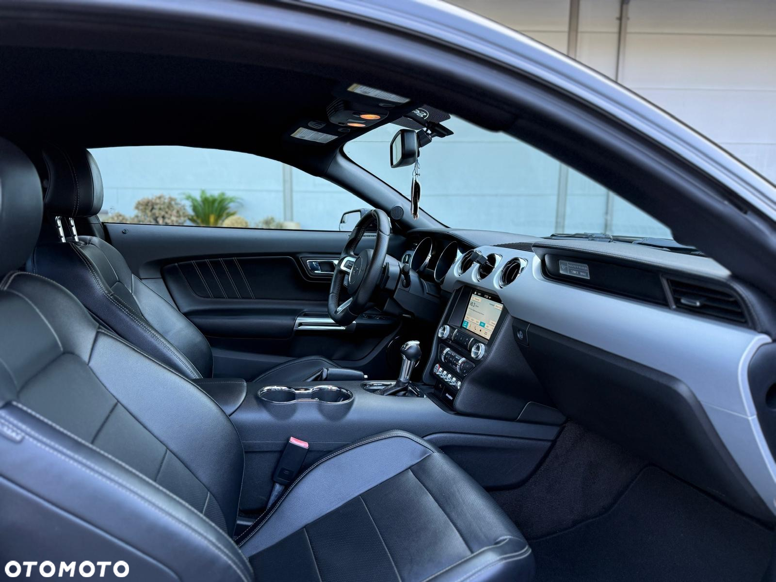 Ford Mustang 5.0 V8 GT - 11
