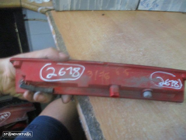 Farol Tras 8A6113a613ag FORD FIESTA 6 2013 1.0I 80CV 5P BRANCO 3 Stop Housing FORD FIESTA 6 FASE 1 2012 1.4TDCI 71CV 5P BRANCO 3 Stop Housing - 2