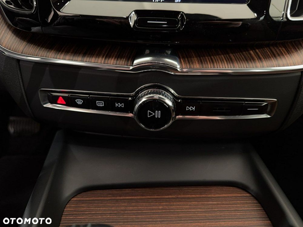 Volvo XC 60 - 32