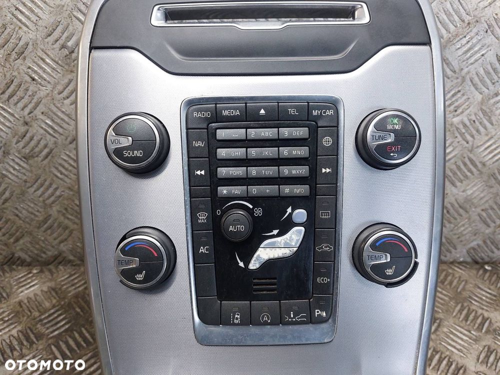RADIO PANEL RADIA NAWIEWU WYŚWIETLACZ WZMACNIACZ WODOSPAD VOLVO V70 III - 6