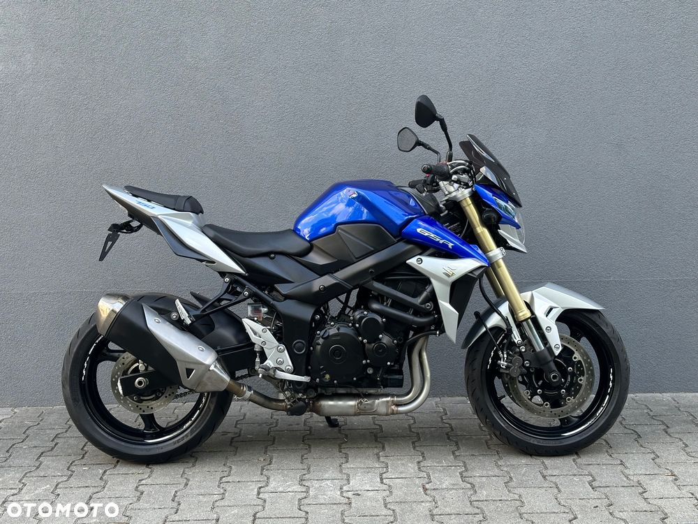 Suzuki GSR - 2
