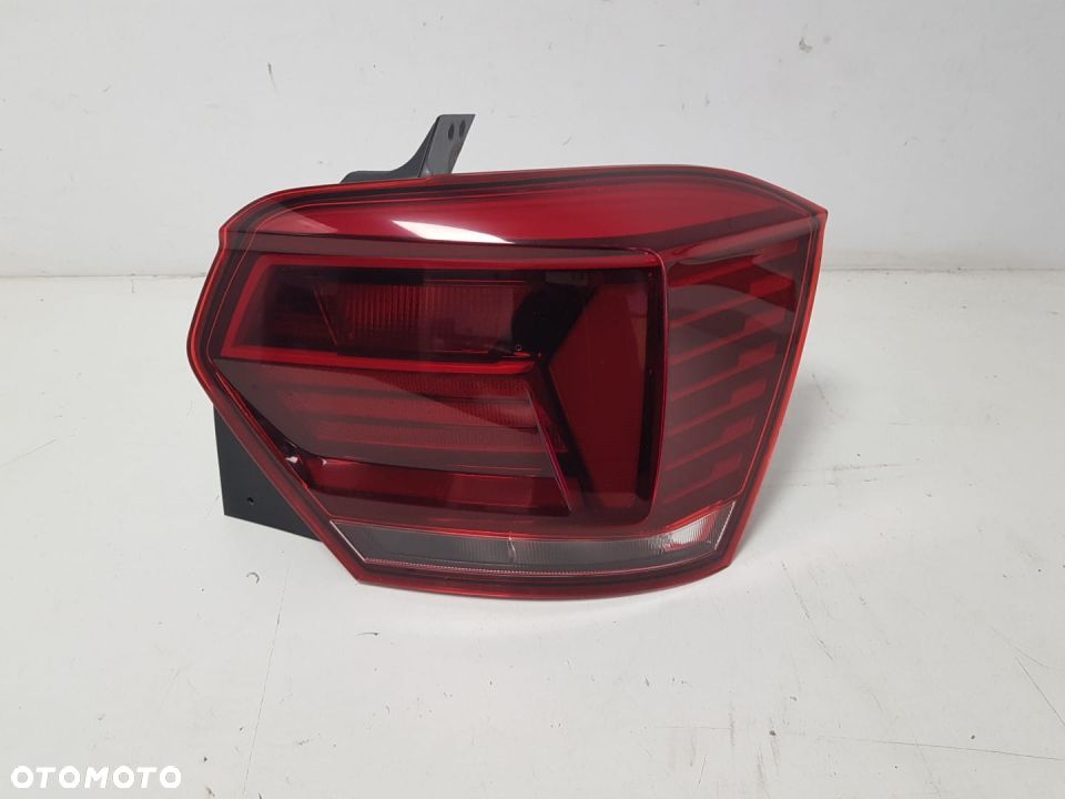 VW POLO 6 VI LAMPA TYLNA PRAWA PRAWY TYŁ LED 2G0945112B