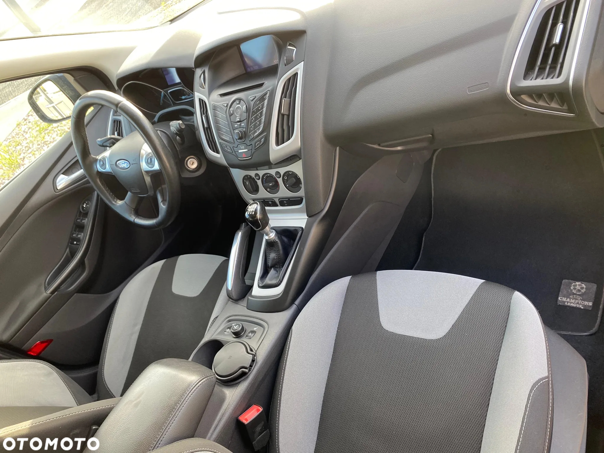 Ford Focus Turnier 1.6 TDCi DPF Start-Stopp-System Champions Edition - 4