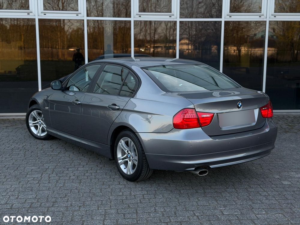 BMW Seria 3 - 32
