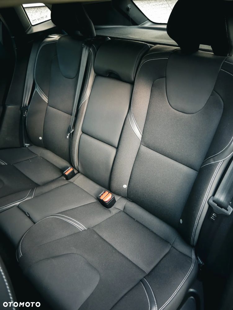 Volvo V40 D4 Summum - 17