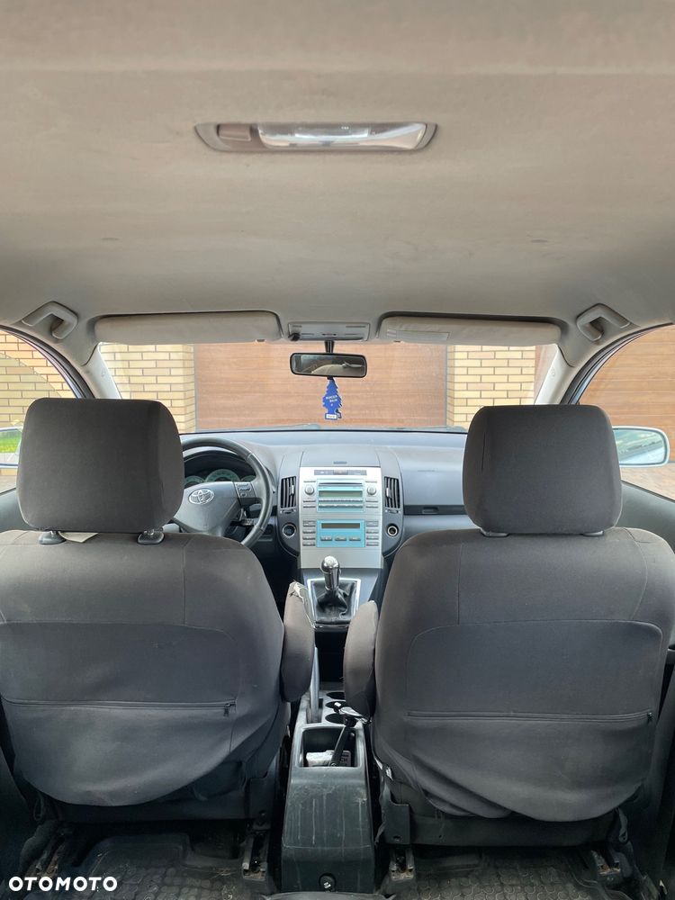 Toyota Corolla Verso - 7
