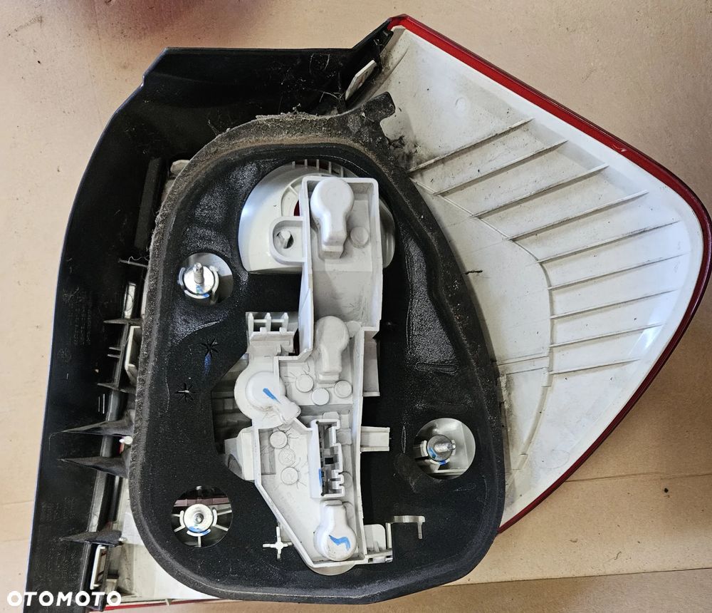 BMW 1 I E81 E87 lampa tył tylna  prawa lewa - 11