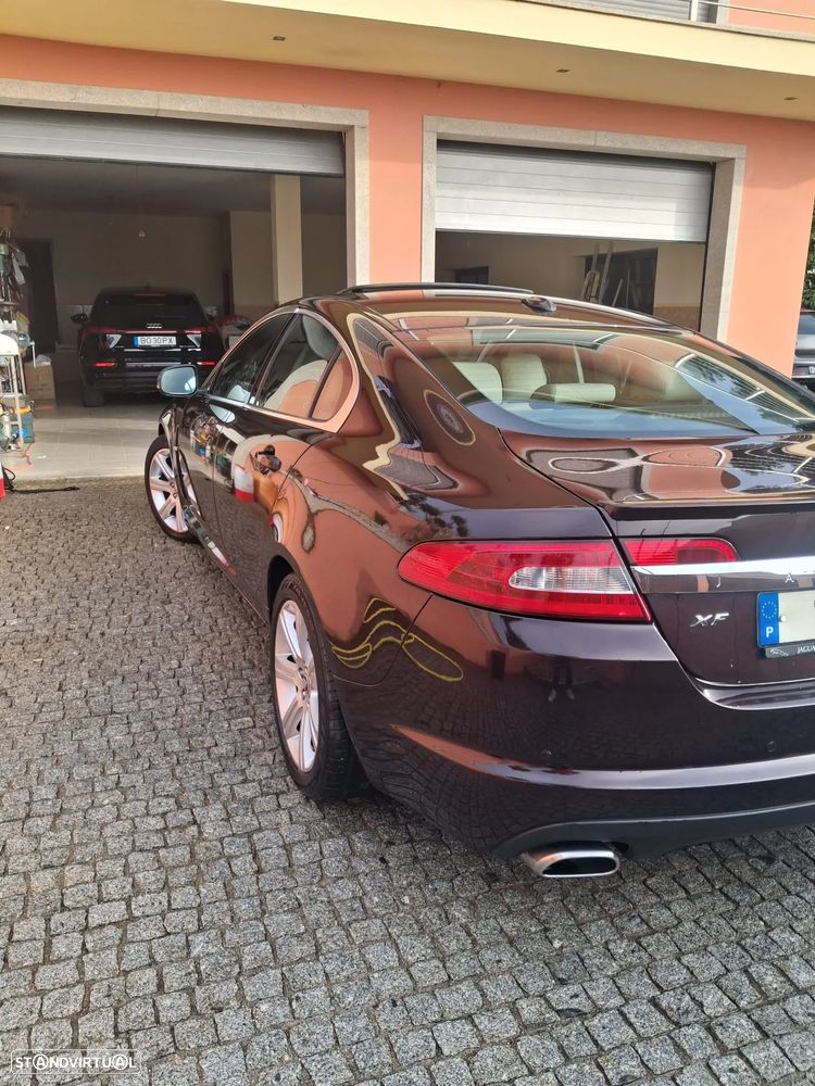 Jaguar XF 3.0 D V6 S Luxury - 4