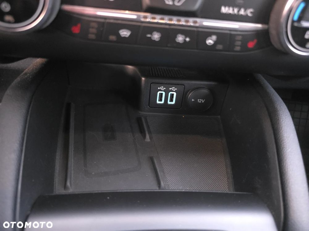 Ford Kuga 2.0 EcoBlue mHEV FWD ST-Line - 33