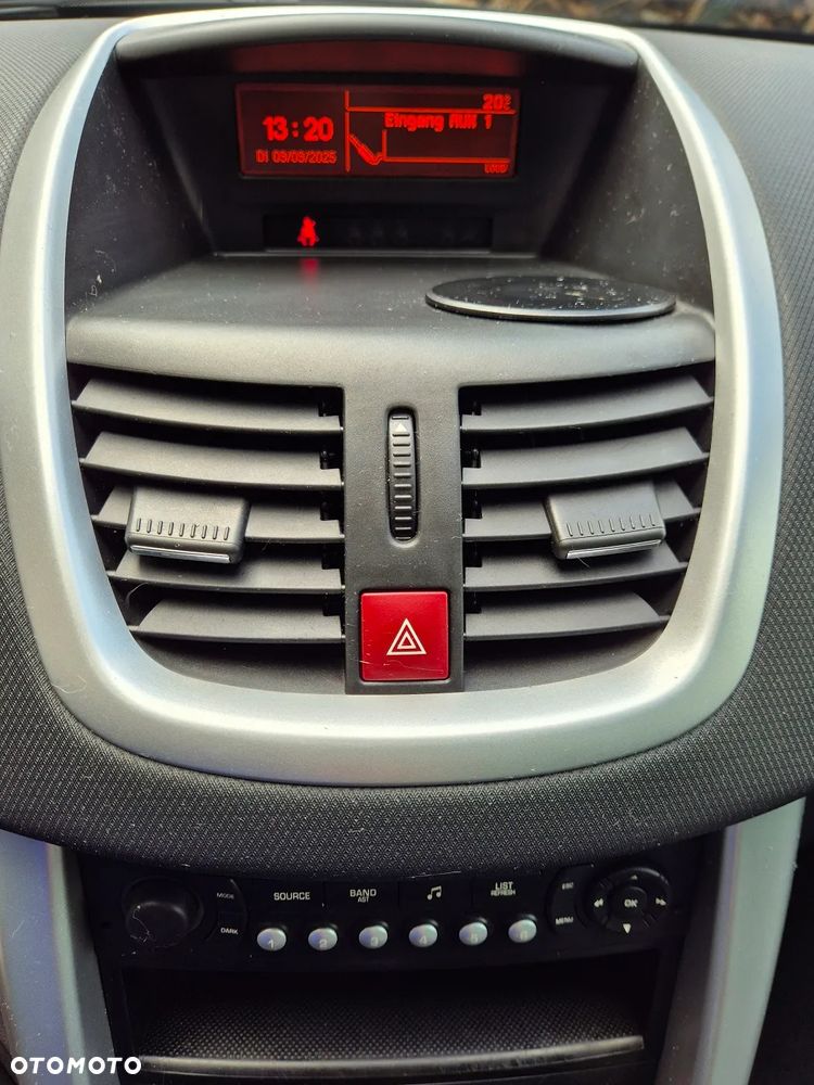 Peugeot 207 - 22