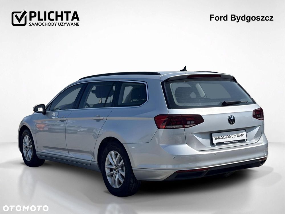 Volkswagen Passat - 4
