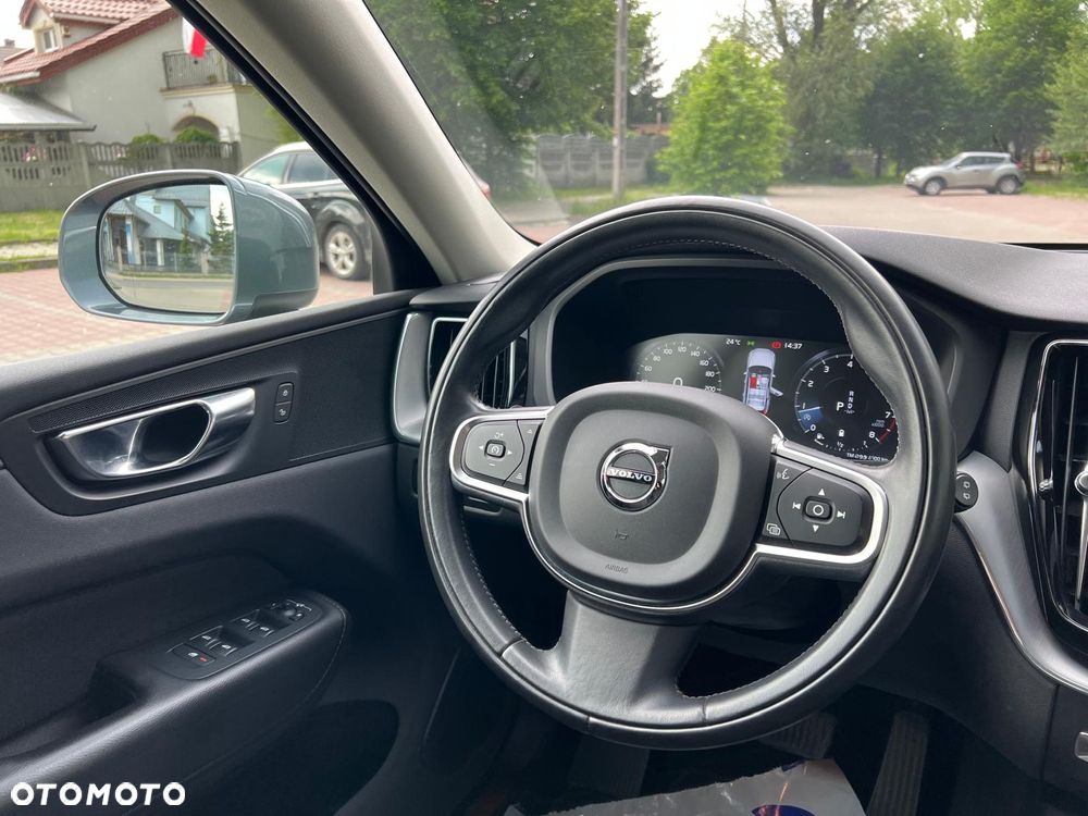 Volvo XC 60 B4 B Momentum Pro - 1