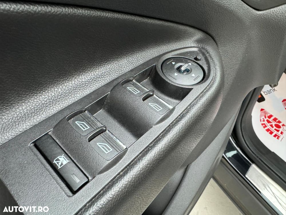 Ford Kuga 1.6 EcoBoost 2x4 Titanium - 25