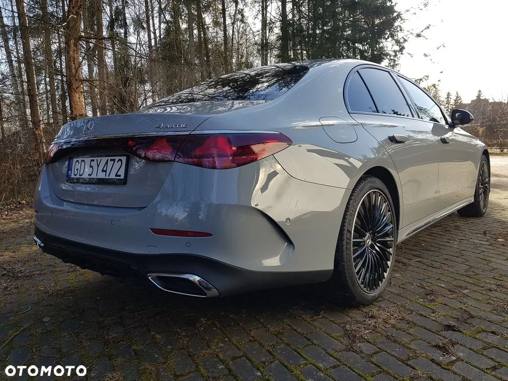 Mercedes-Benz Klasa E 300 de PHEV 4-Matic AMG 9G-Tronic - 29
