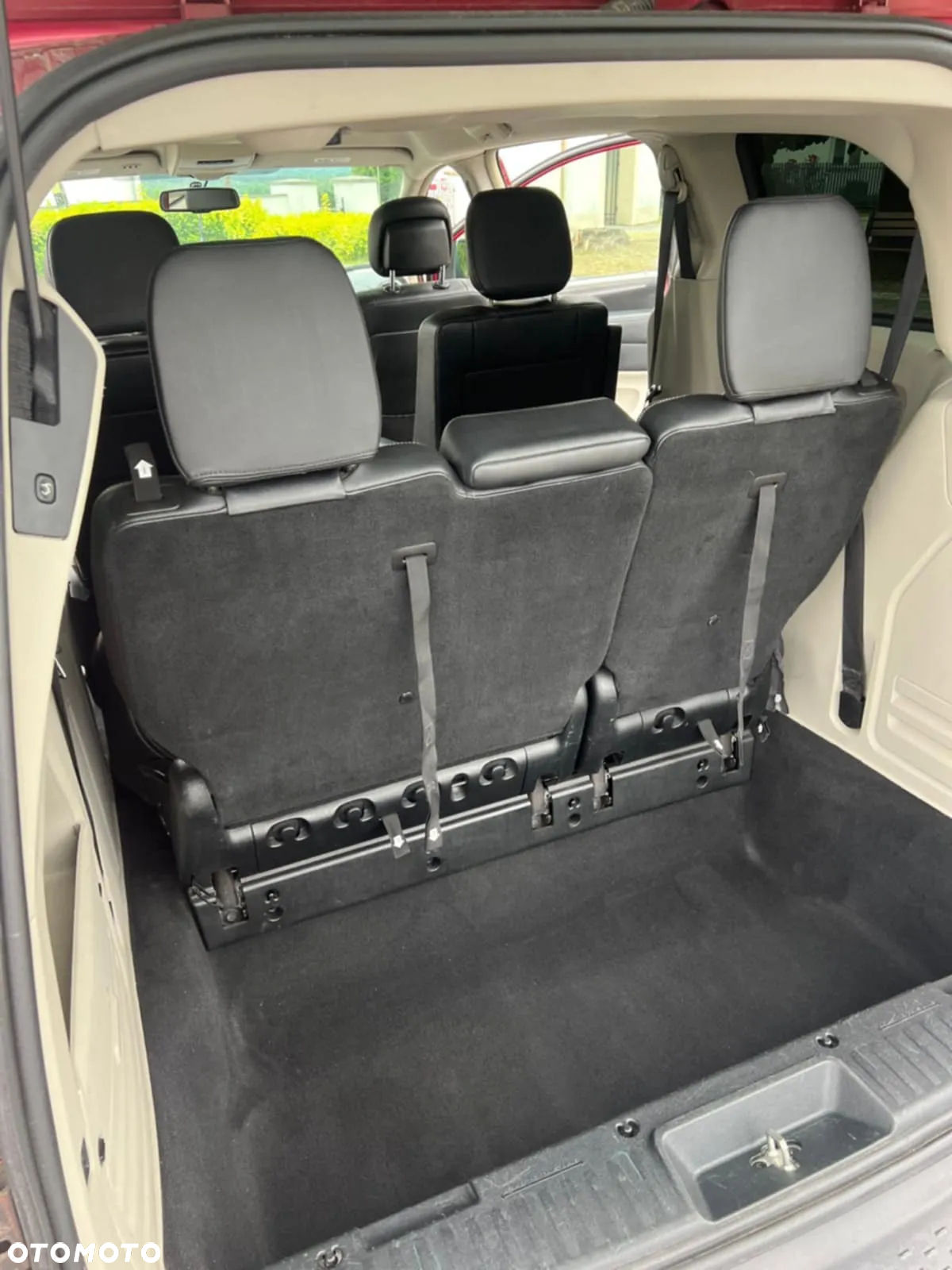 Chrysler Town & Country 3.6 Touring - 10
