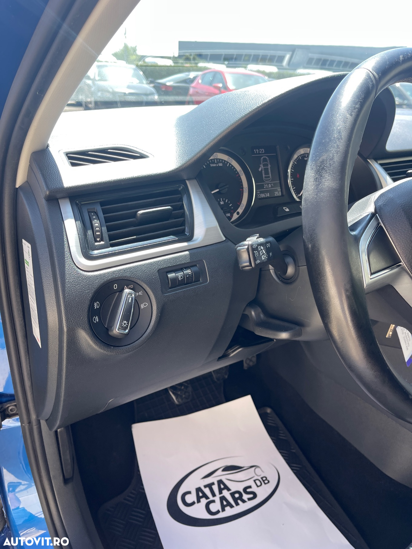 Skoda RAPID 1.2 TSI Ambition - 32