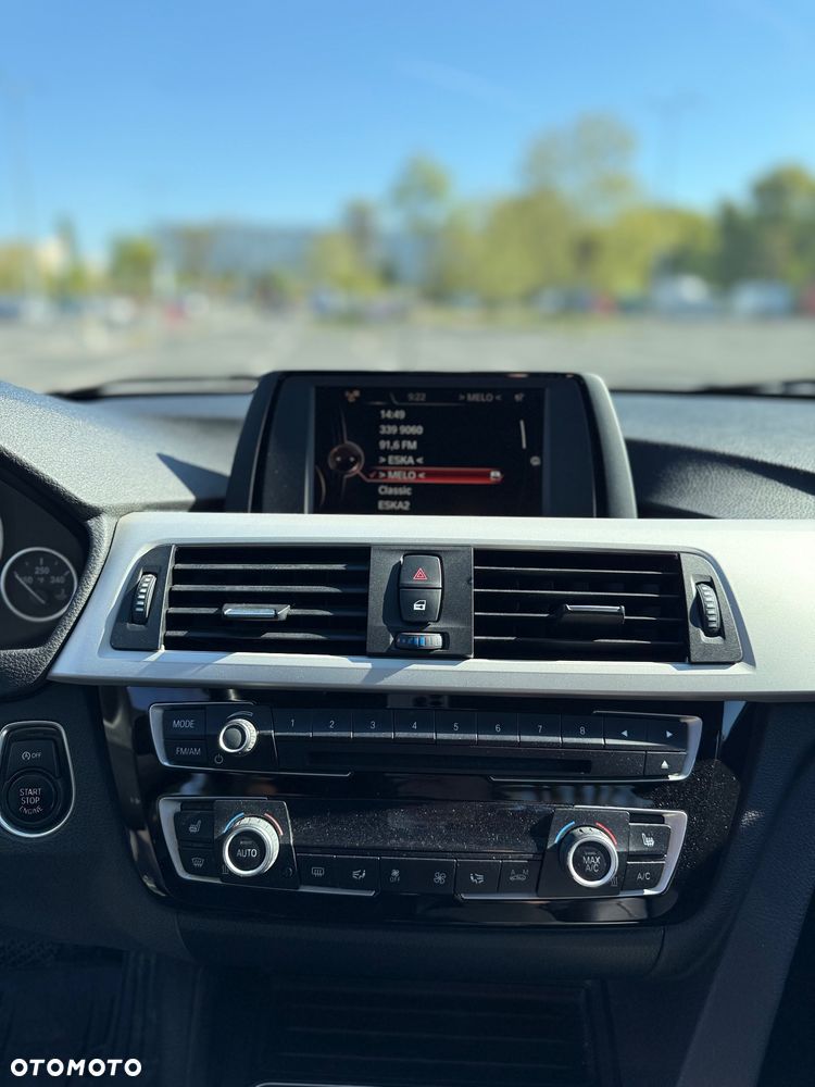BMW Seria 3 320i - 14