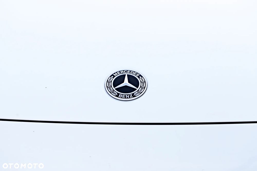 Mercedes-Benz GLB 200 4-Matic AMG Line 8G-DCT - 24