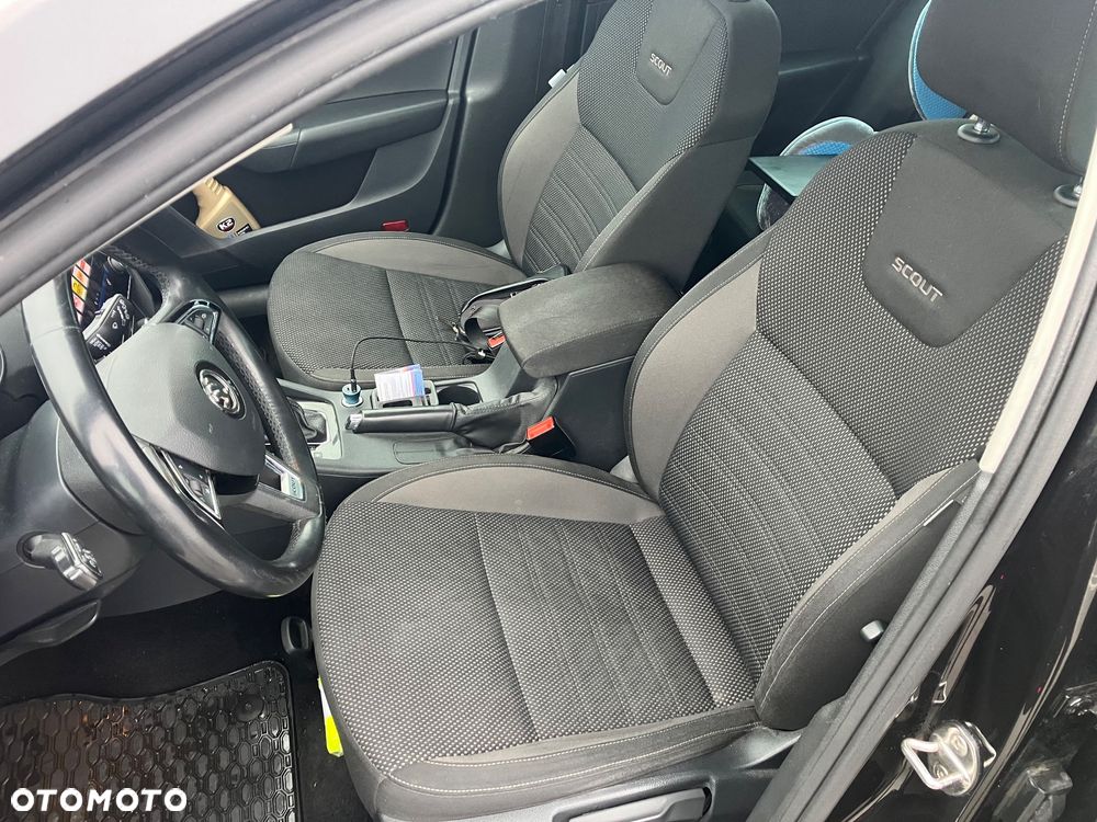 Skoda Octavia 2.0 TDI 4x4 DSG Scout - 11