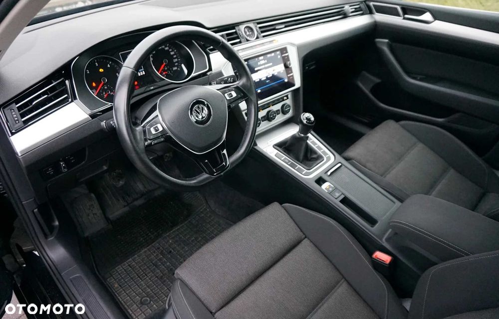Volkswagen Passat - 6