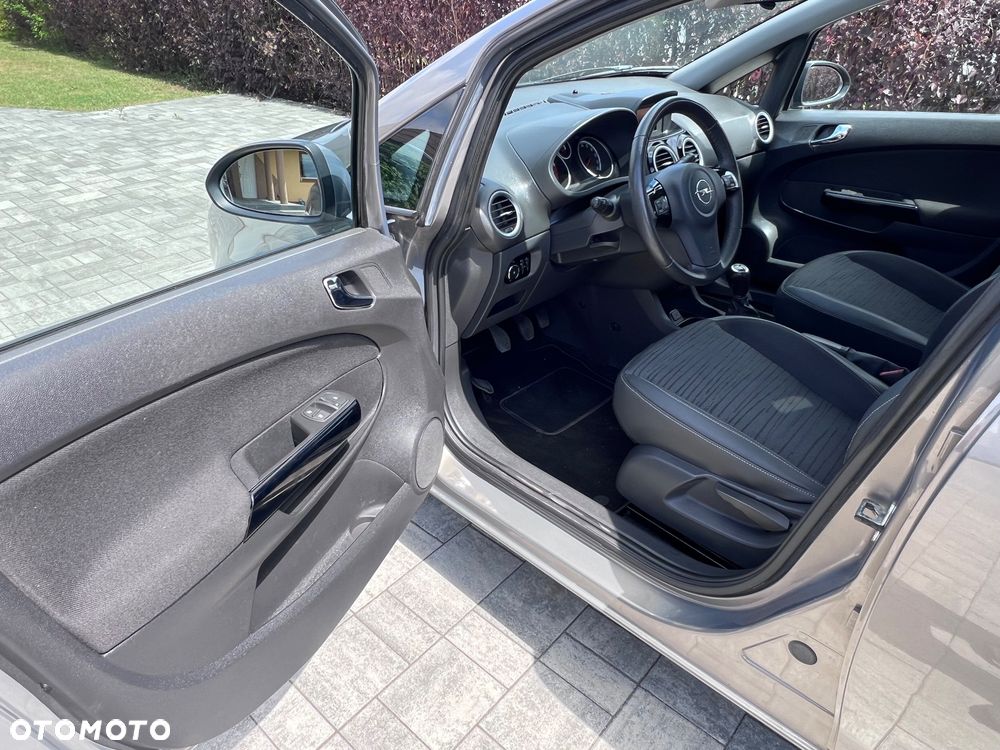 Opel Corsa 1.4 16V Energy - 11