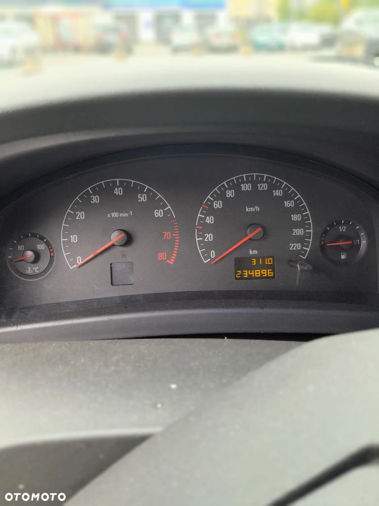 Opel Vectra 2.2 Essentia - 10