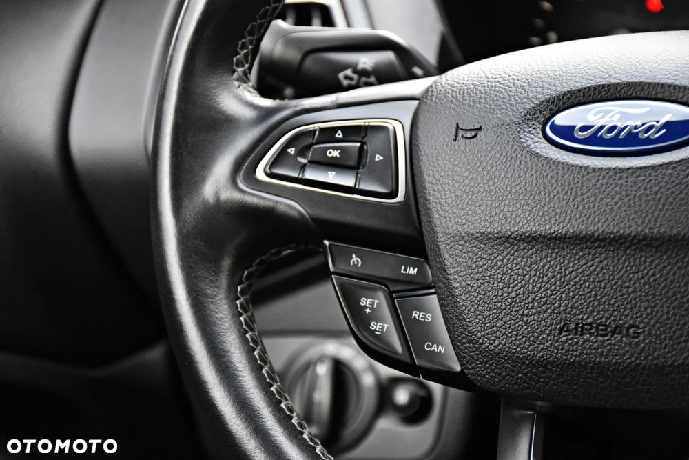 Ford Kuga 2.0 TDCi 4x2 ST-Line - 32