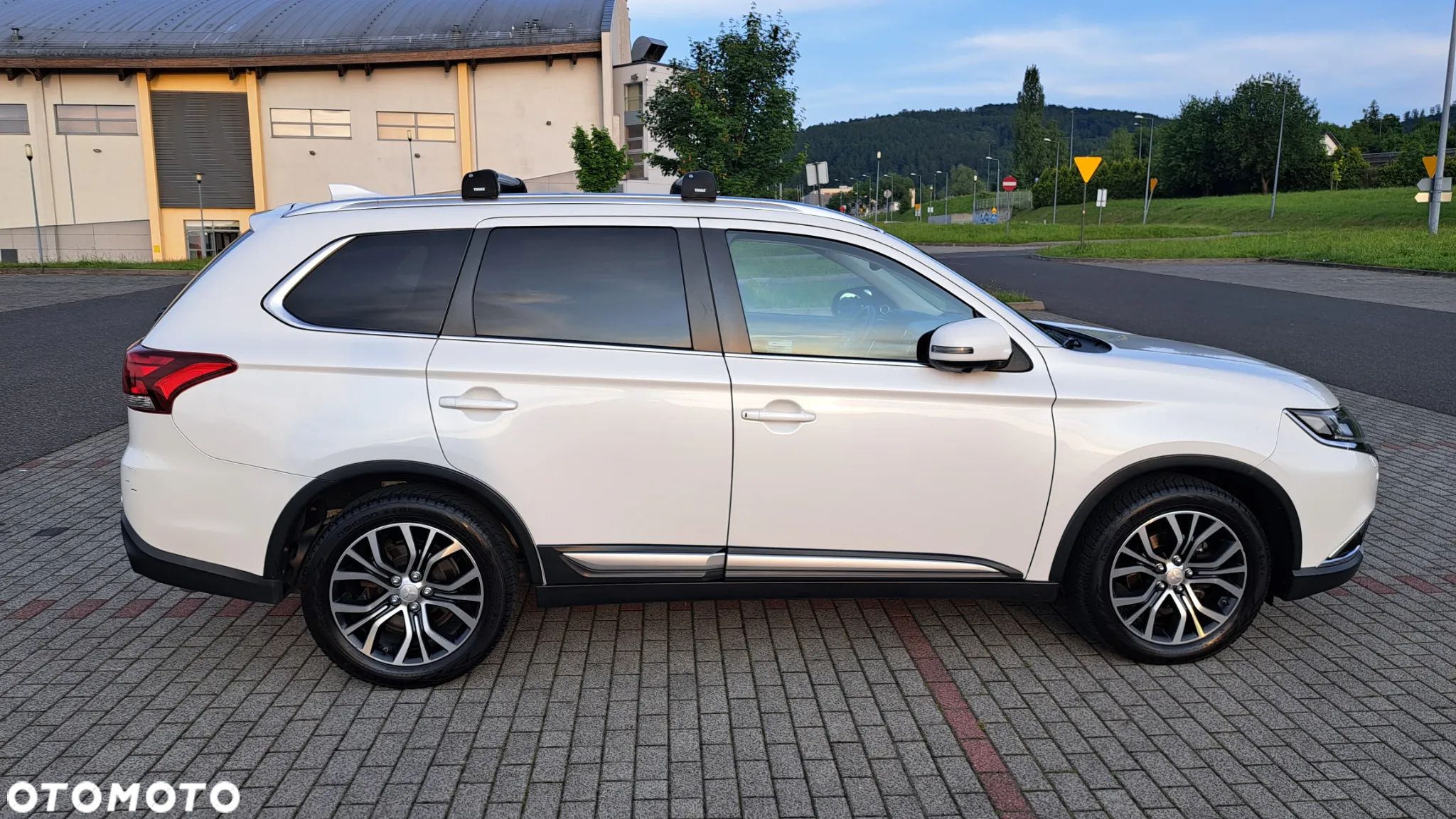 Mitsubishi Outlander 2.0 Instyle Navi 4WD CVT - 22