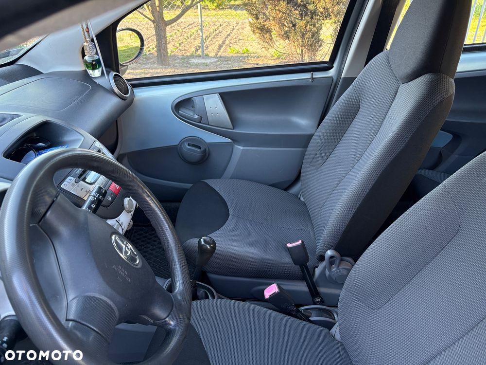 Toyota Aygo Standard - 6