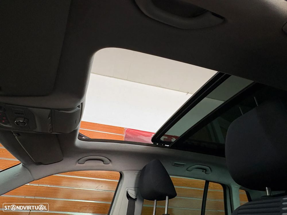 VW Tiguan 2.0 TDi Sport BlueMotion - 8