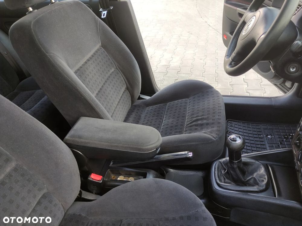 Volkswagen Golf 1.9 TDI Comfortline - 11