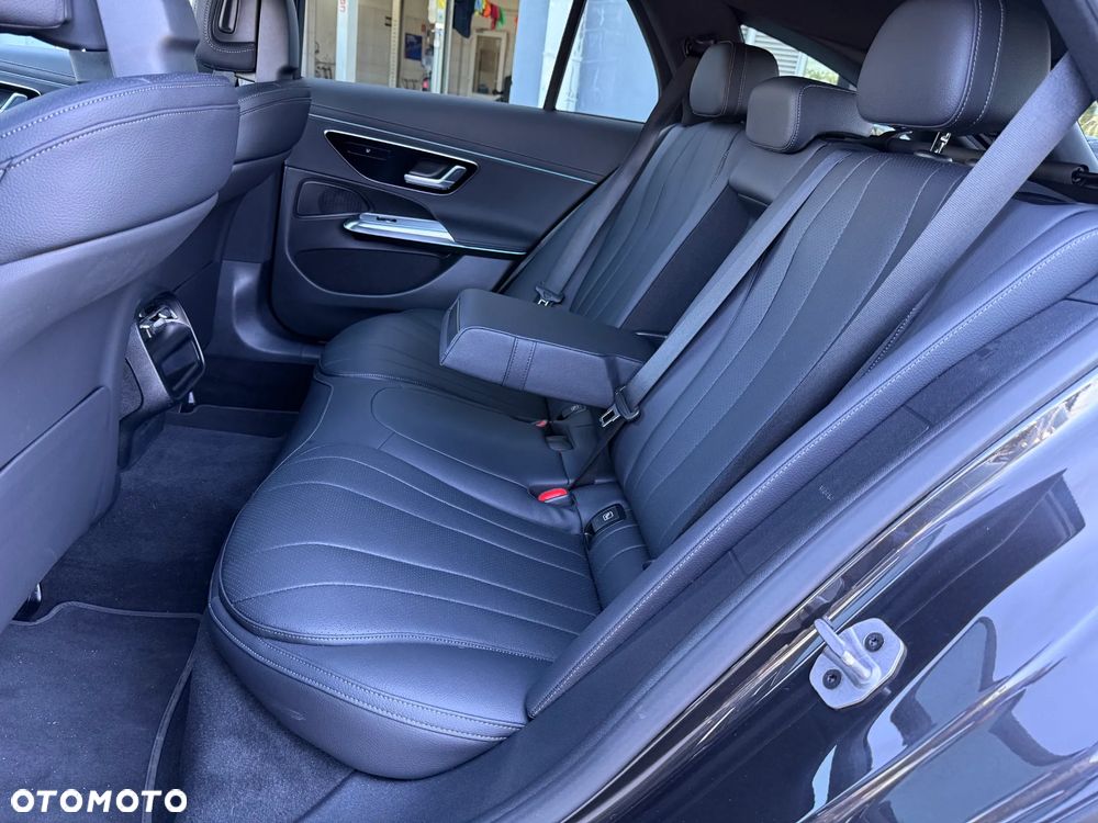 Mercedes-Benz Klasa E 300de 4Matic All-Terrain 9G-TRONIC - 15