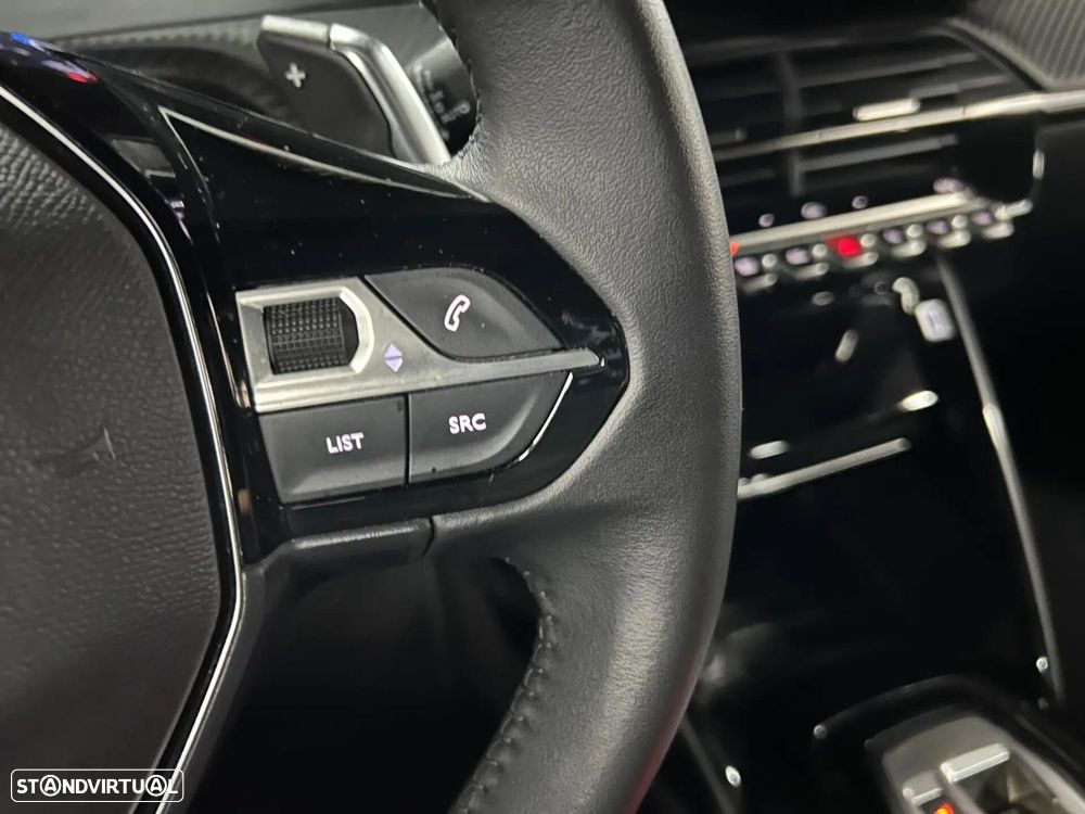 Peugeot 2008 1.2 Hybrid Allure e-DCS6 - 17