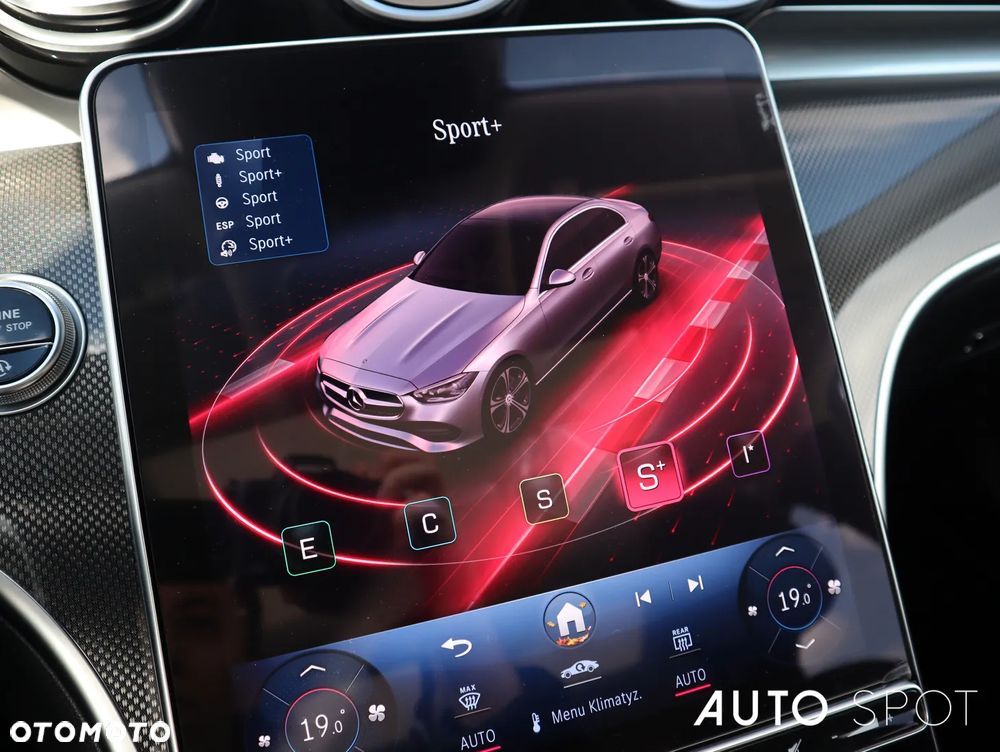 Mercedes-Benz Klasa C 180 9G-TRONIC AMG Line - 37