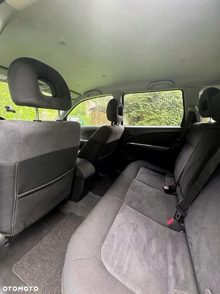 Mitsubishi Outlander 2.0 Comfort 4WD - 6
