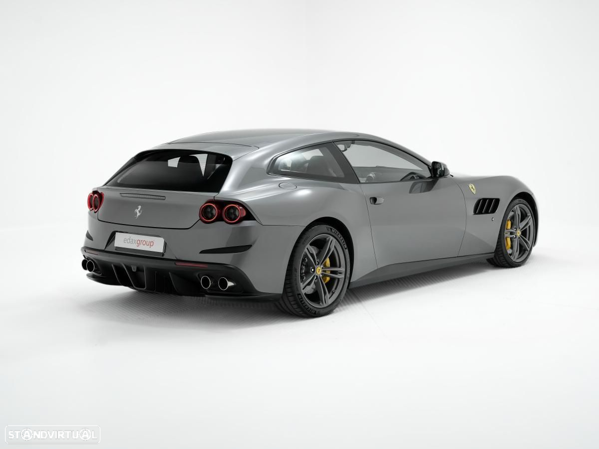 Ferrari GTC4 Lusso - 3