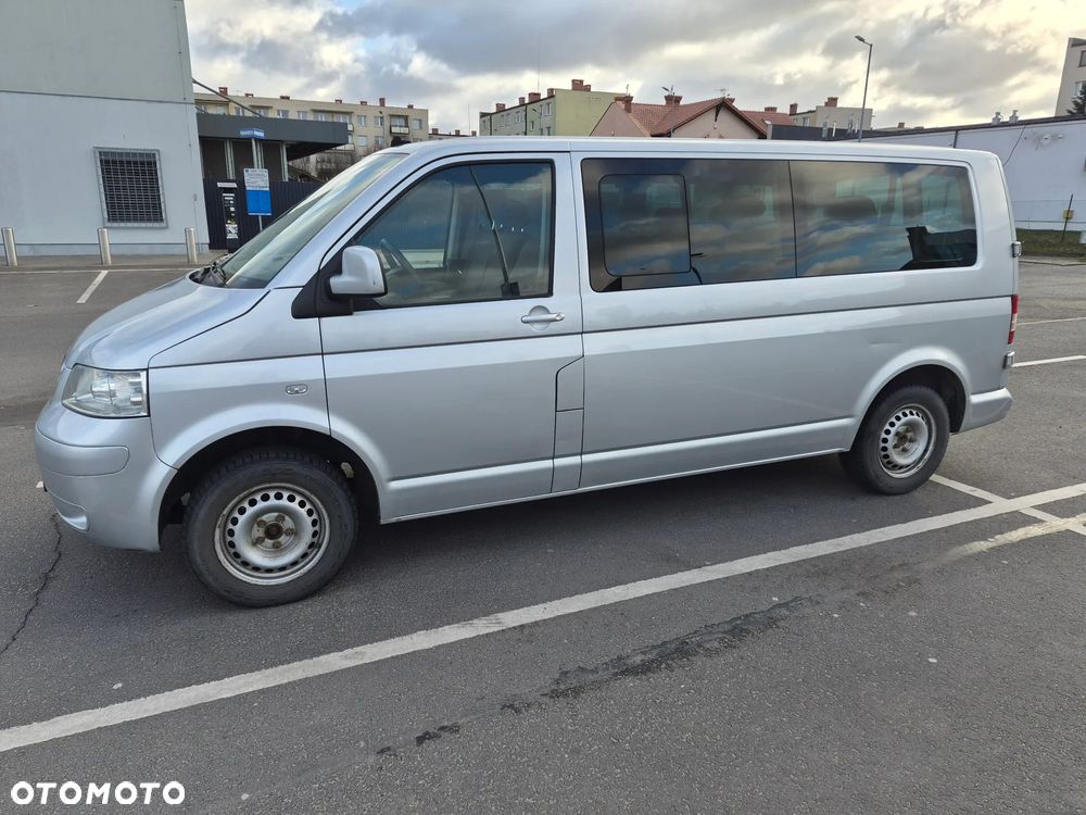 Volkswagen Caravelle - 6