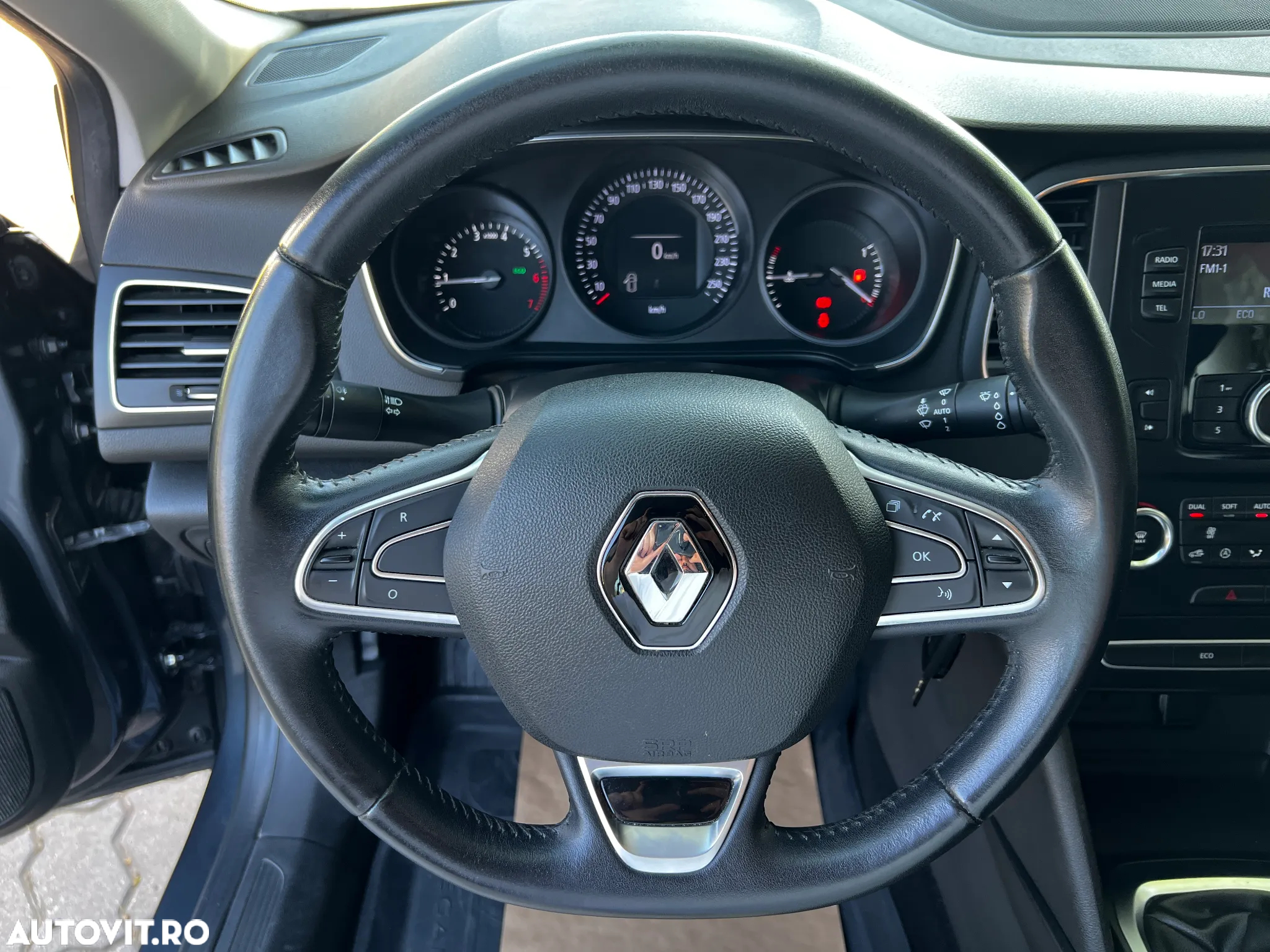 Renault Megane TCe Life - 22